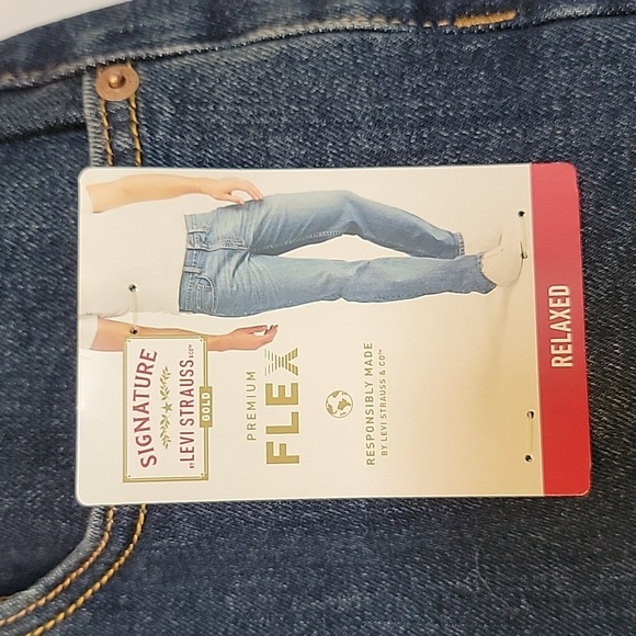 Levi Strauss Gold Jeans - Picture 3 of 5